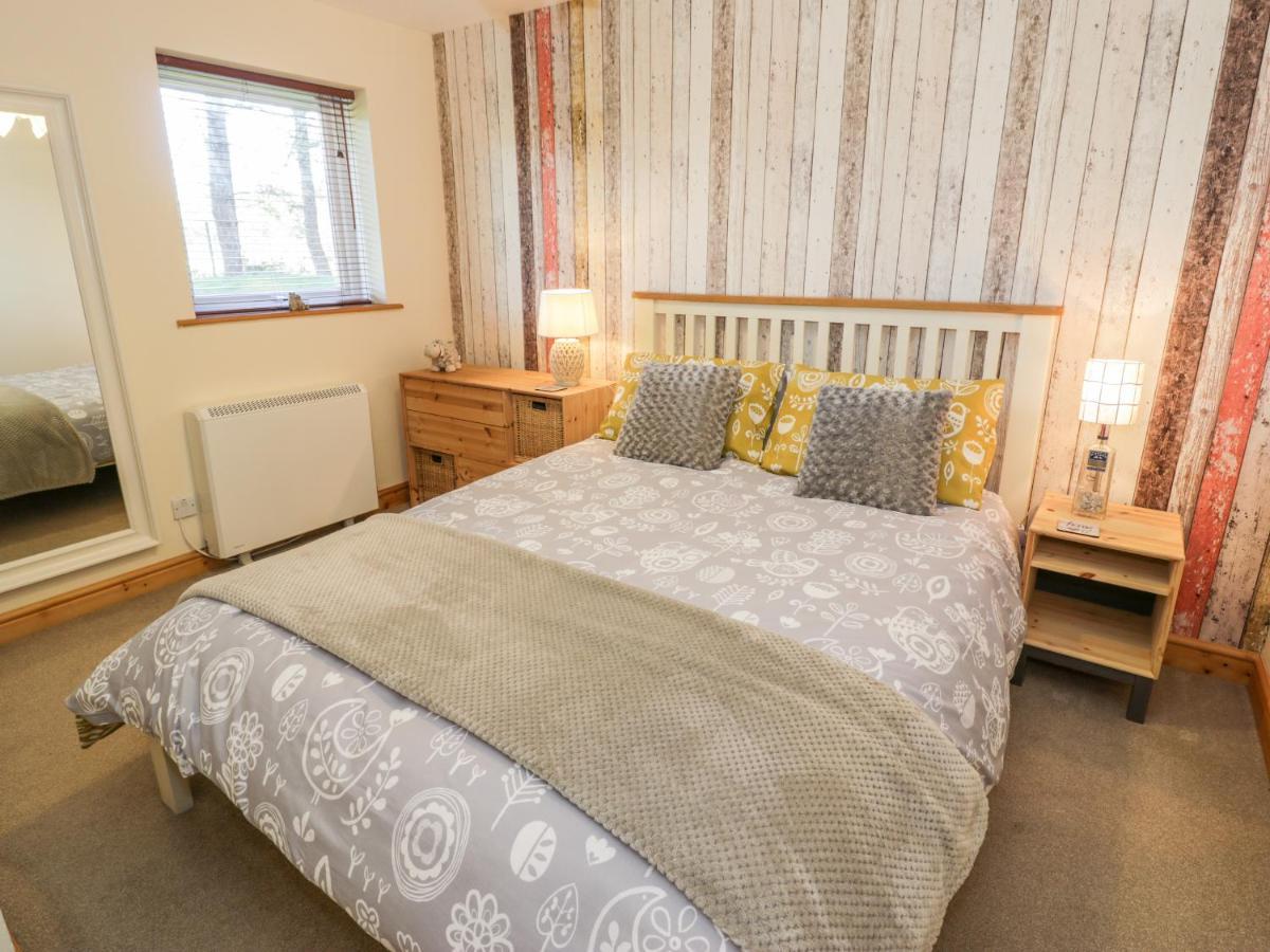 Redwood Villa Harlech Bagian luar foto