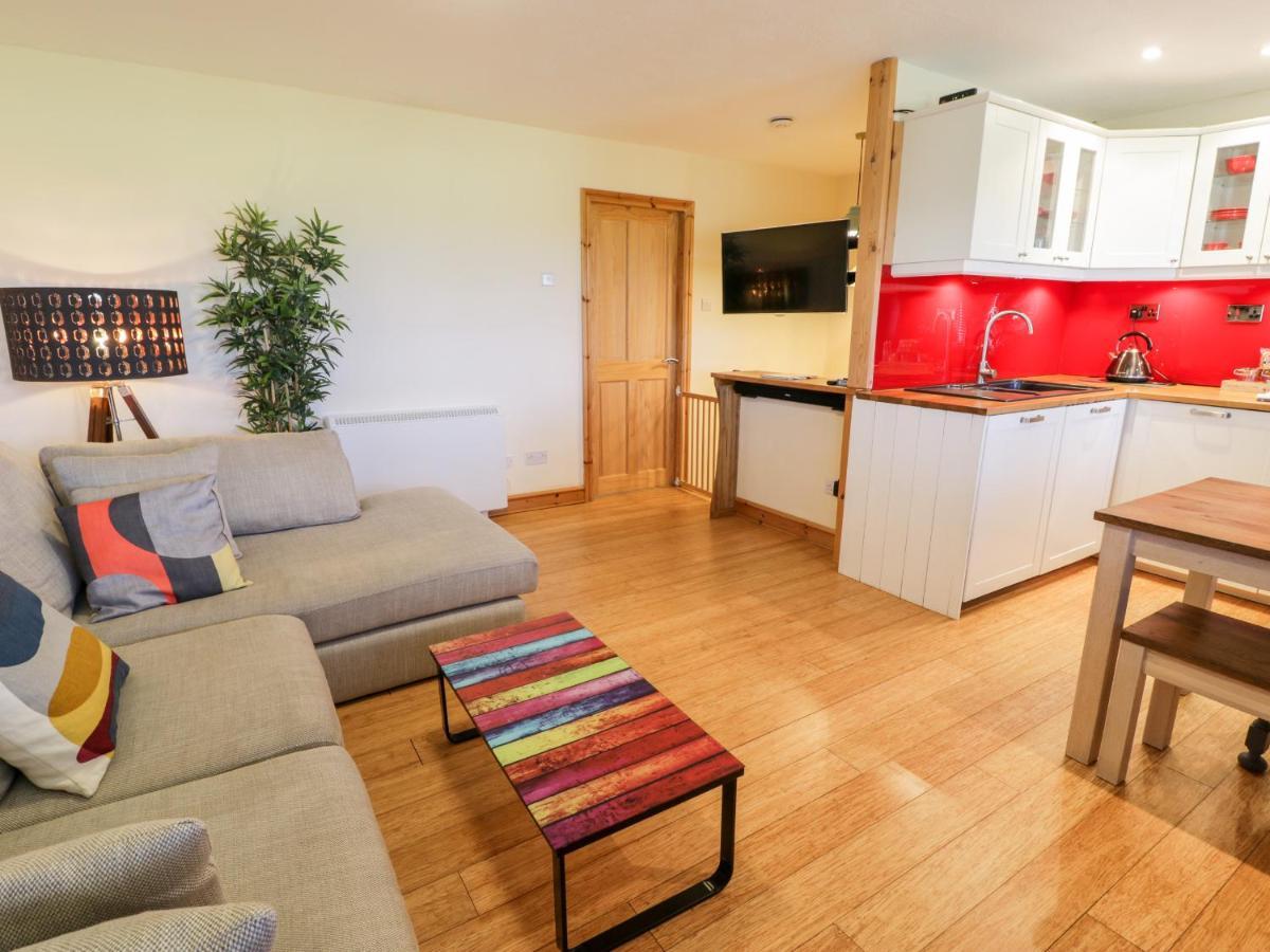 Redwood Villa Harlech Bagian luar foto